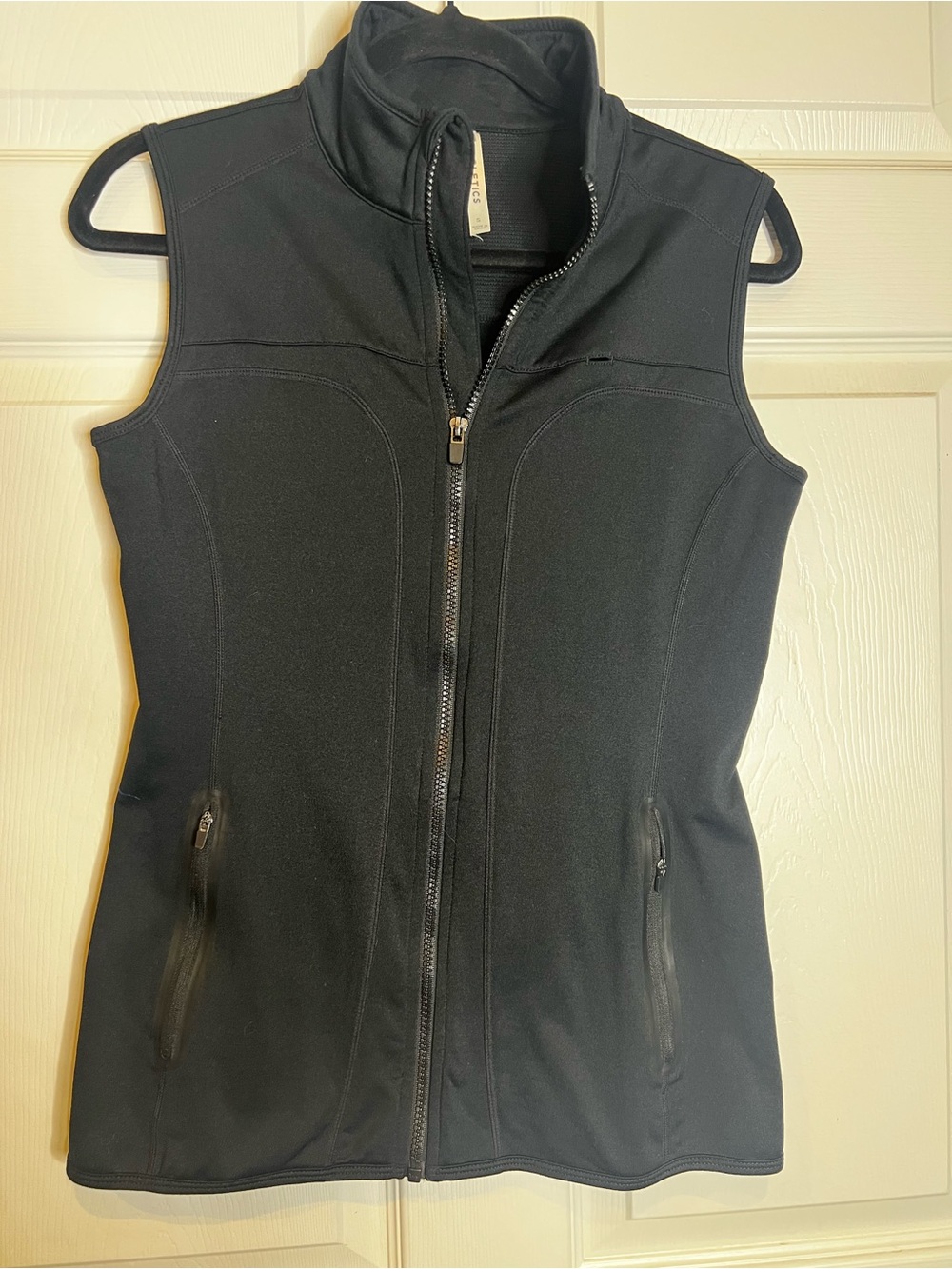 Fabletics Black Zip-Up Sleeveless Vest